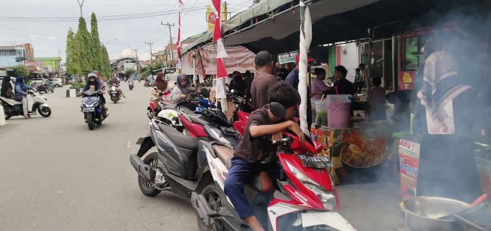 Pasar Senggol Loktuan di Bontang Utara, Destinasi Belanja Bersejarah di Bulan Ramadan