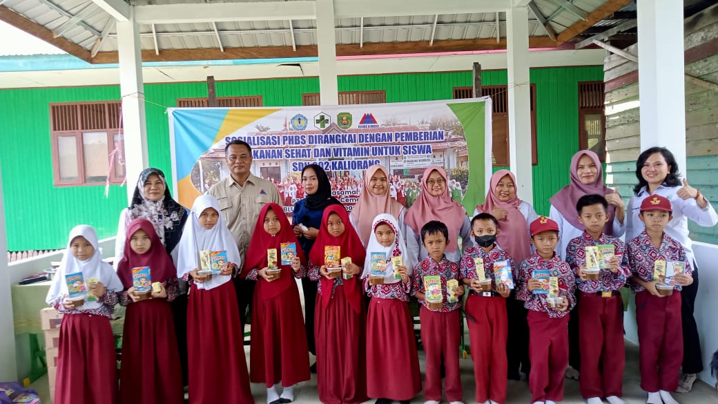Siswa SDN 02 Kaliorang Ikuti Sosialisasi PHBS dan Pembagian Makanan Sehat-Vitamin