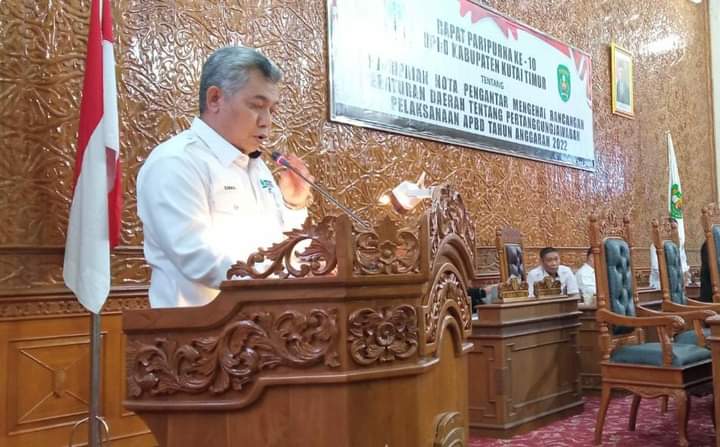 Asisten II Sampaikan Nota Pengantar Pertanggungjawaban APBD Kutim TA 2022