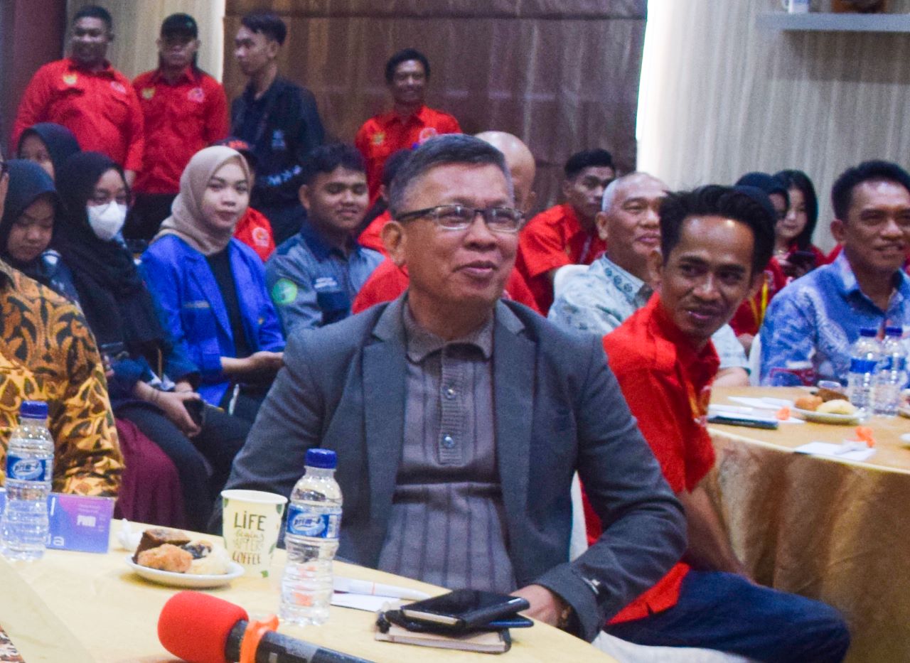 Tempuh Perjalanan Berjam-jam, Bernadus Wilson Lumi Hadiri Pelantikan PWRI Kutim