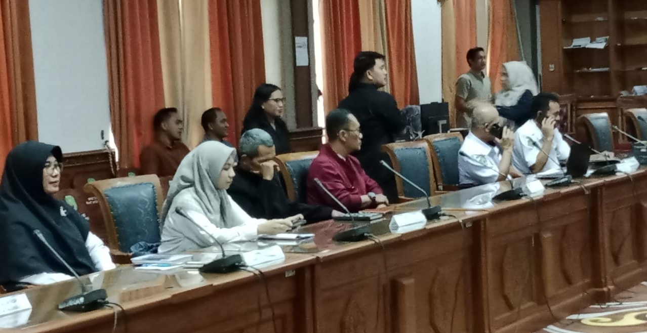 Bahas PPDB Jenjang SMA/SMK, Kadisdikbud Kutim dan UPT 2 Disdik Kaltim Hadiri RDP