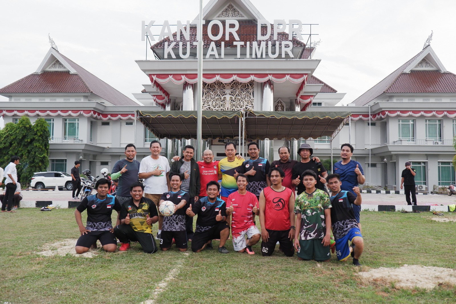 Melalui Tanding Mini Soccer, DPRD Kutim Jalin Silaturahmi Bersama AJKT