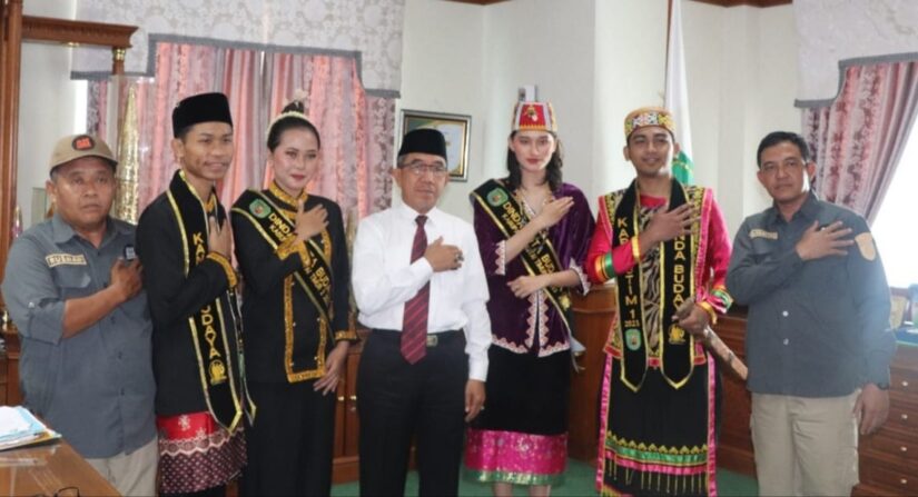 Bupati Kutim Beri Restu dan Doa untuk Kanda-Dinda Duta Budaya Kutim yang Akan Berlaga di Tingkat Provinsi