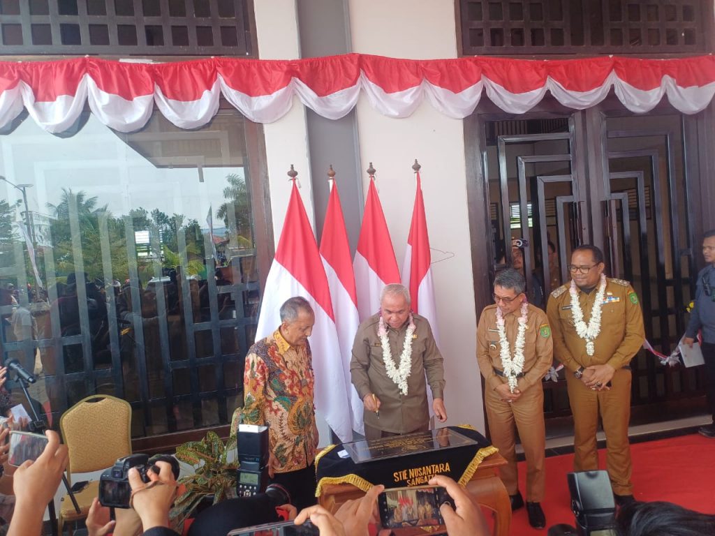 Bupati Kutim Dampingi Gubernur Kaltim Resmikan Gedung Baru STIE Nusantara, Beri Harapan untuk Mahasiswa
