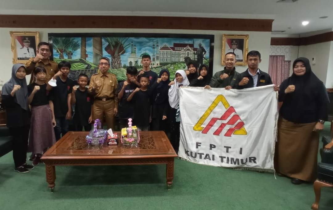 Bupati Kutim Berikan Motivasi Kepada Atlet Panjat Tebing Jelang Kejurprov