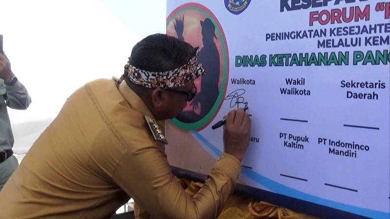Wali Kota Bontang Melaunching Program Inovatif DKP3 “PETANI KUAT” pada Peringatan Hari Nelayan 2023