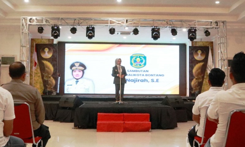 Najirah Membuka Musyawarah Cabang Ke VIII HIPMI Bontang Secara Resmi