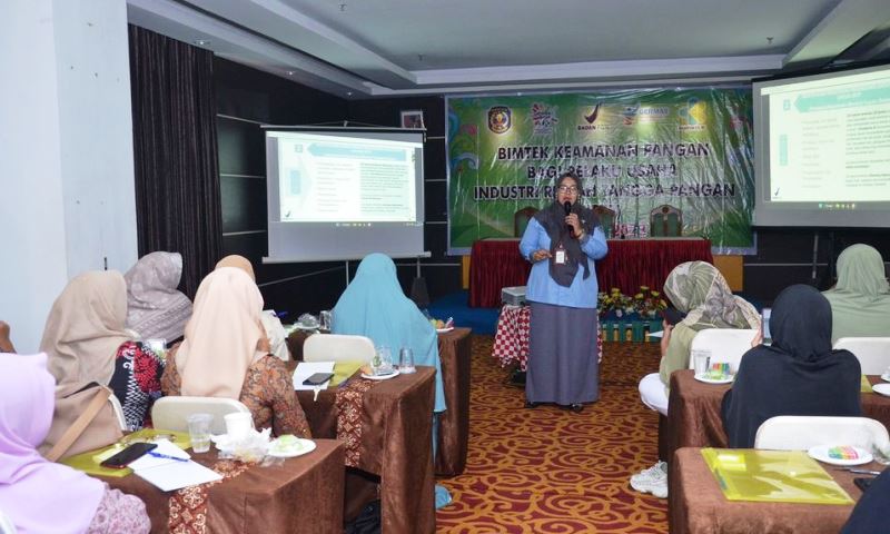 Dinas Kesehatan Kota Bontang Menggelar Bimbingan Teknis Keamanan Pangan Bagi Pelaku Usaha Industri Rumah Tangga Pangan