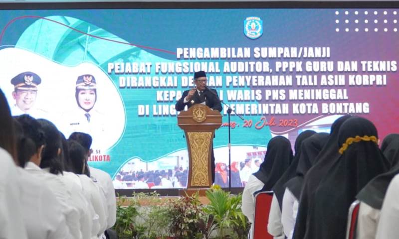 Basri Rase Lantik PPPK dan Sampaikan Pesan Penting tentang Pelayanan Publik