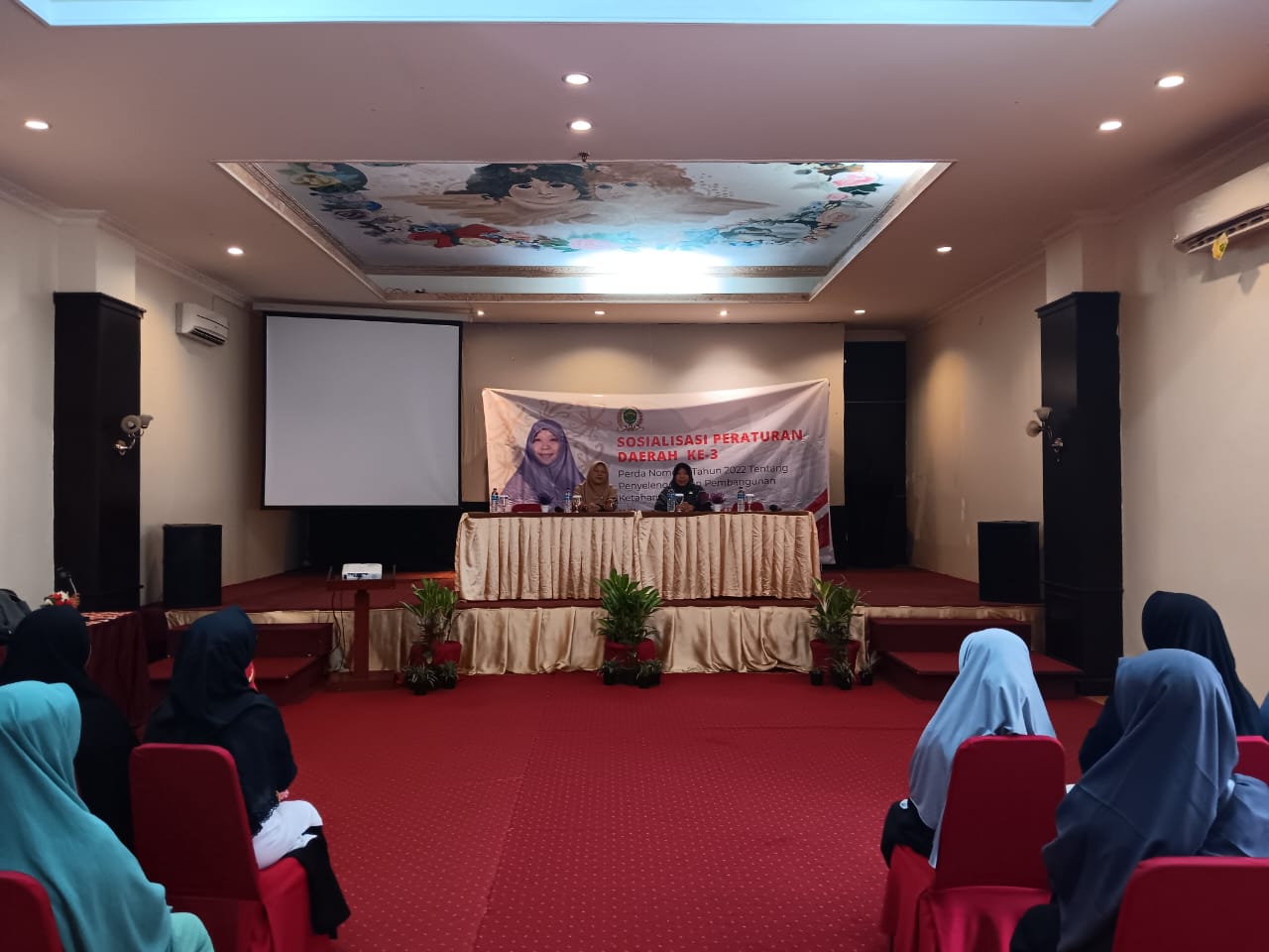 Gelar Sosper di Balikpapan, Hj. Fitri Maisyaroh, ST Ajak Masyarakat Tingkatkan Ketangguhan Keluarga