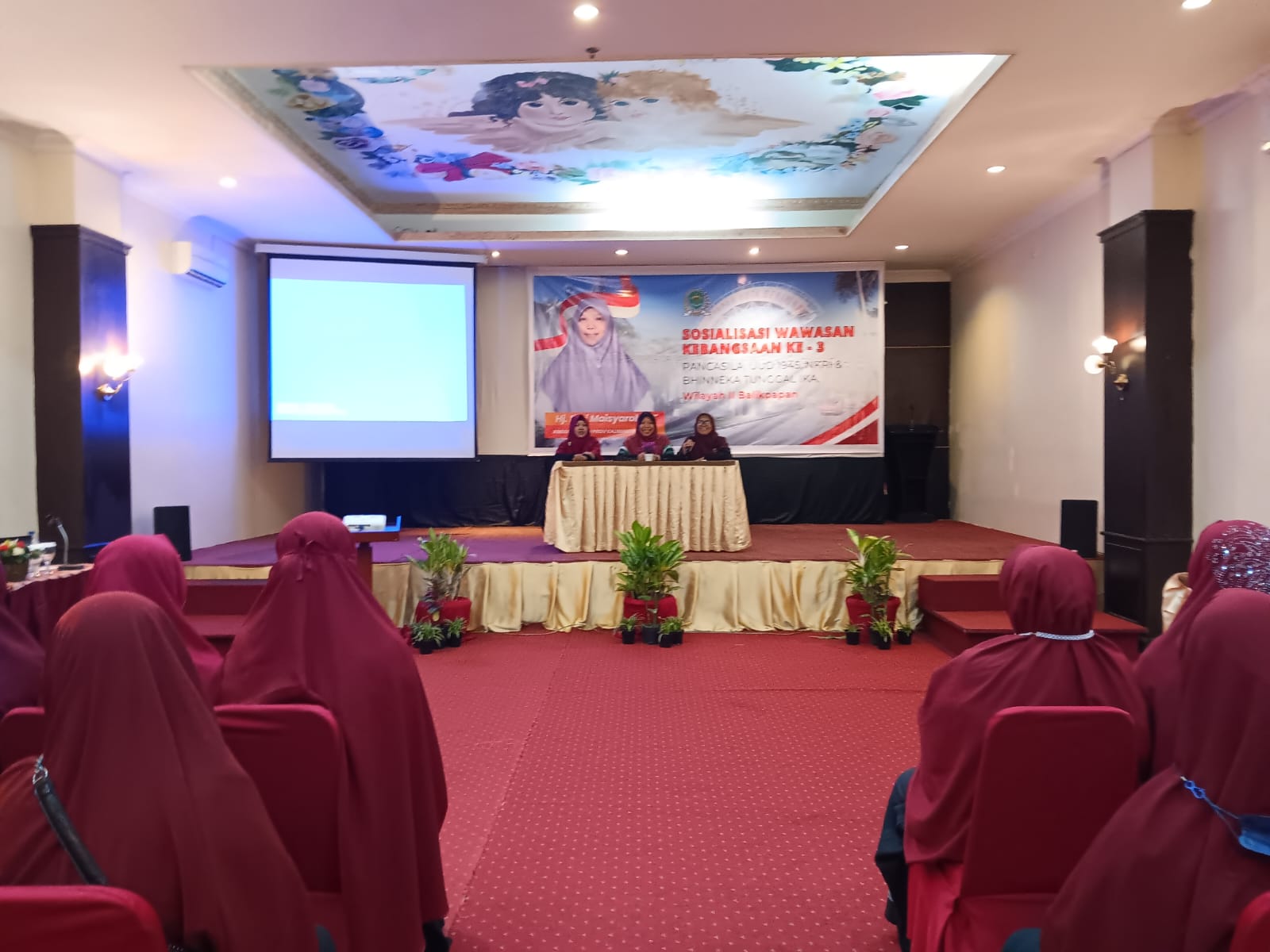 Perkuat Nilai-nilai Kebangsaan, Anggota DPRD Kaltim Hj. Fitri Maisyaroh ST Gelar Sosbang Ke-3 di Balikpapan