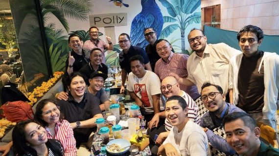 Temu Kangen yang Hangat: Alumni SMP Yasporbi 1997 Gelar Buka Bersama Penuh Makna