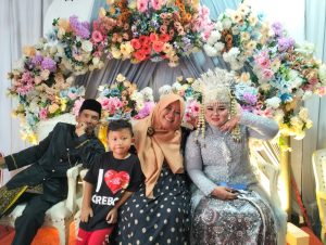 penikahan nadia dan iwan tanjung barat
